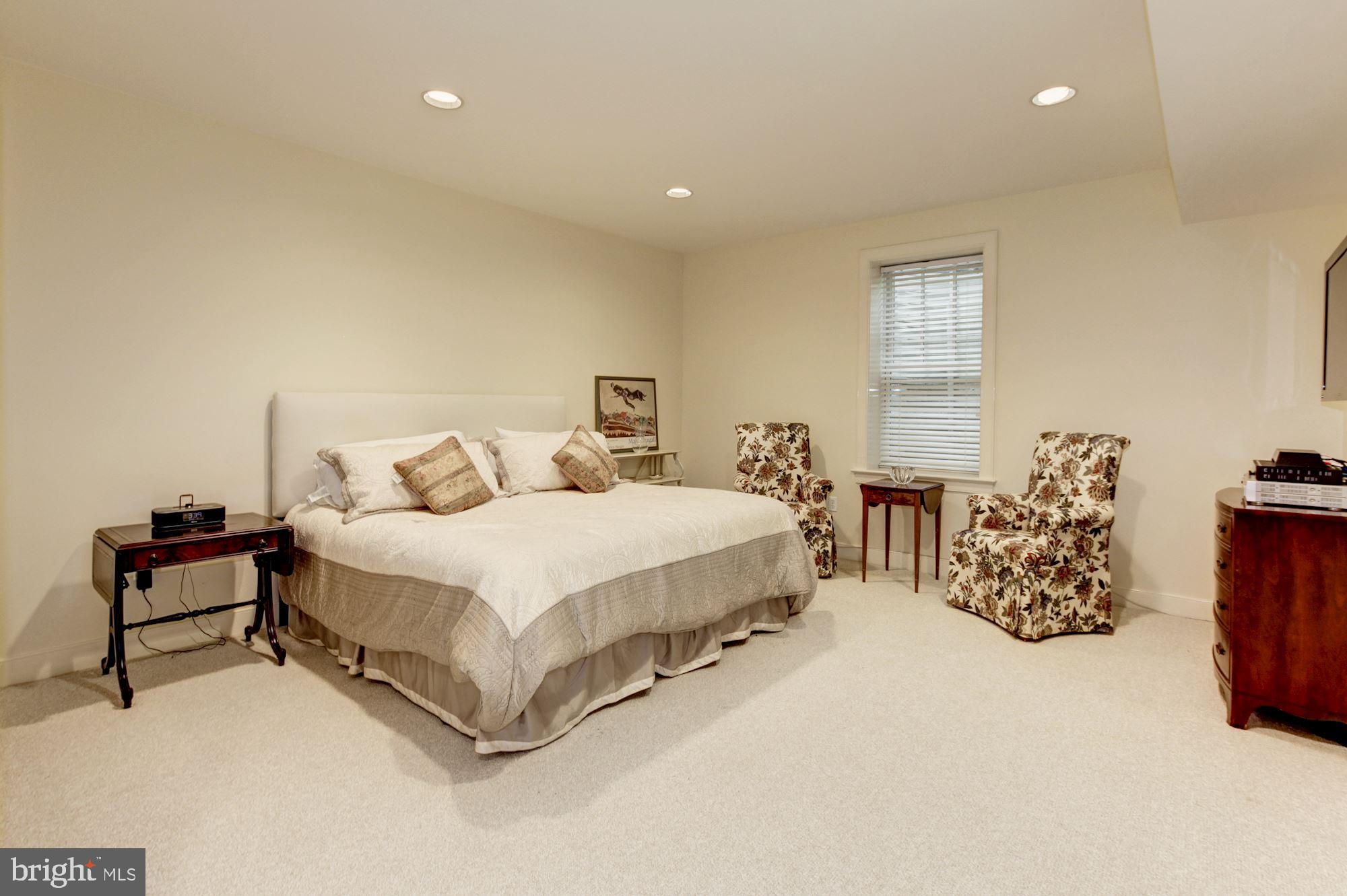 MERRY GO ROUND FARM - Residential