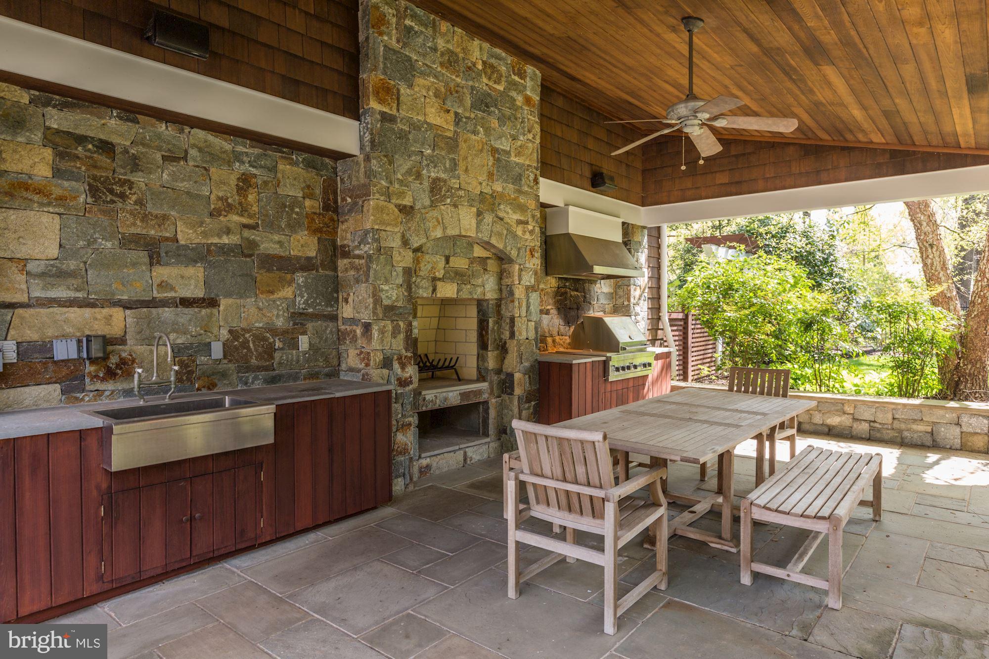 MERRY GO ROUND FARM - Residential