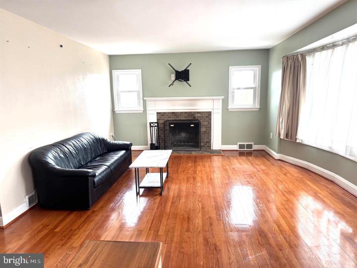 HILLCREST - Residential