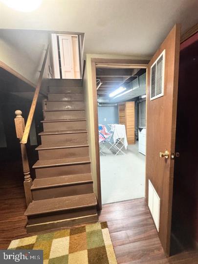 HILLCREST - Residential