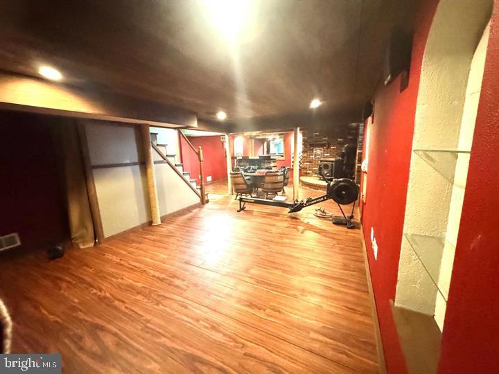 HILLCREST - Residential