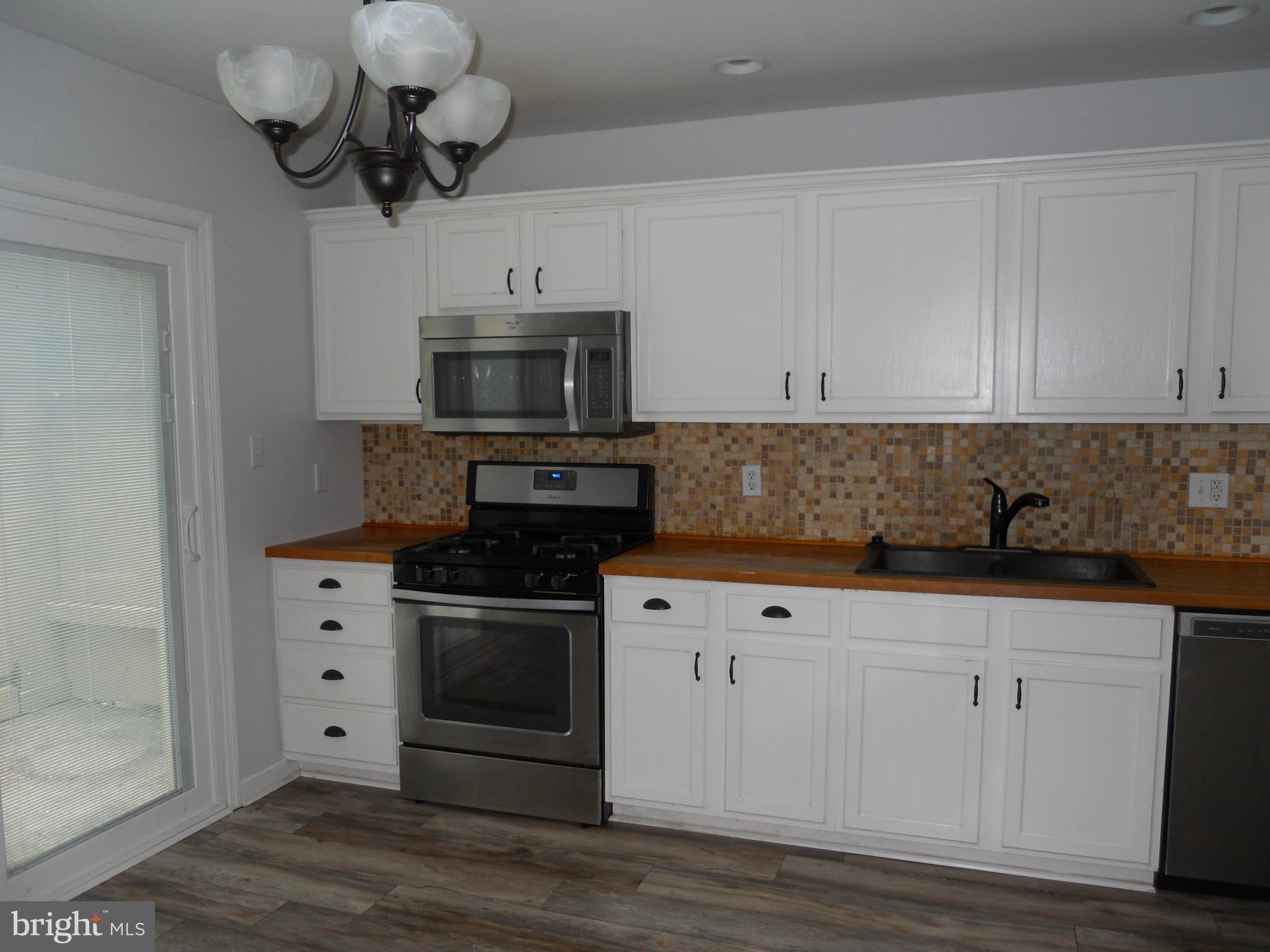 FLYING HILLS - Residential