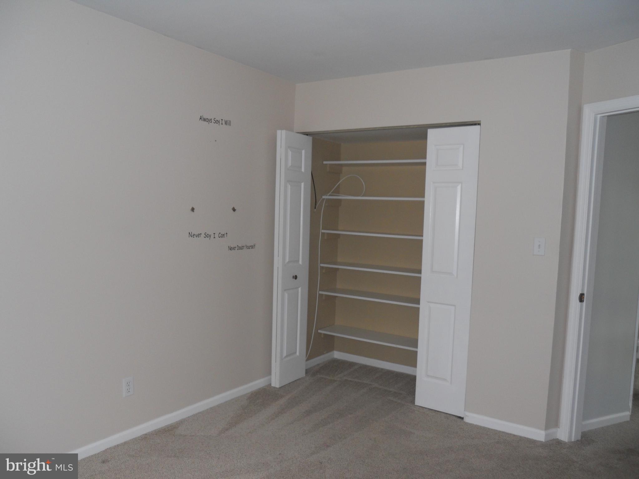 FLYING HILLS - Residential