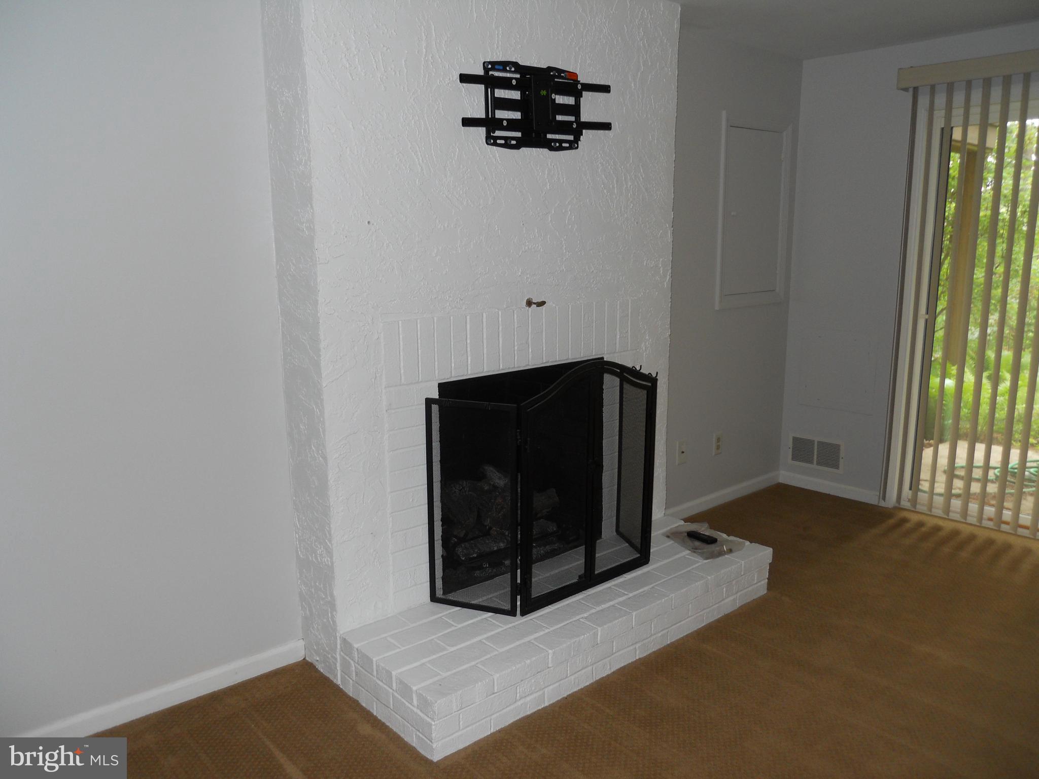 FLYING HILLS - Residential