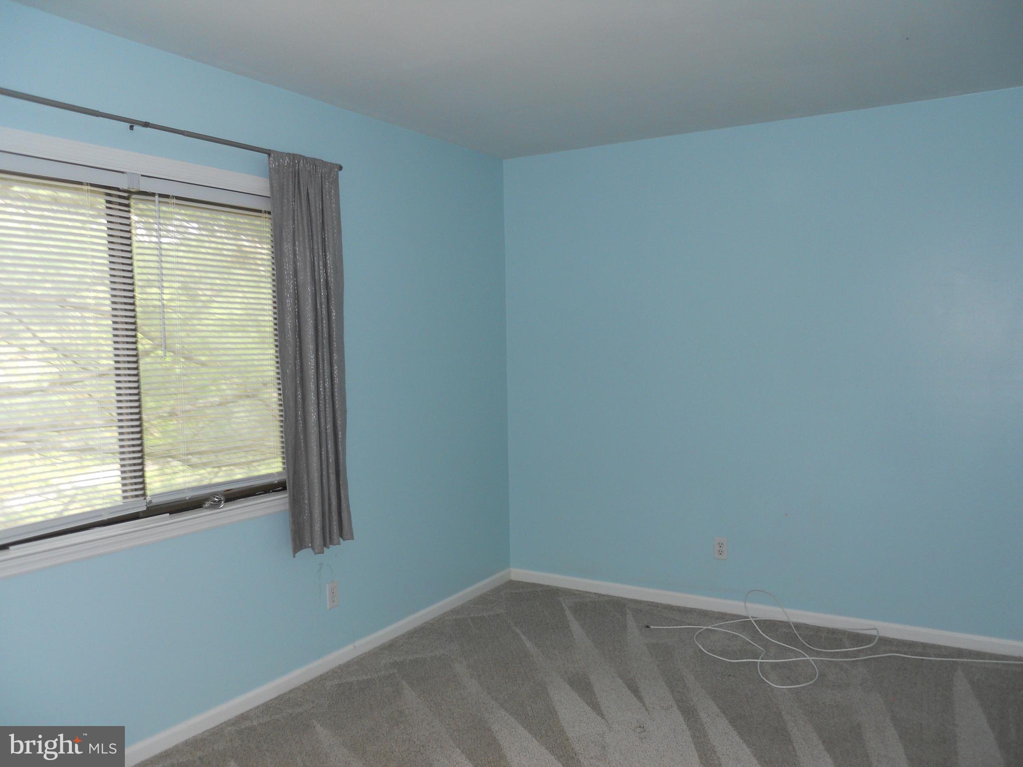 FLYING HILLS - Residential