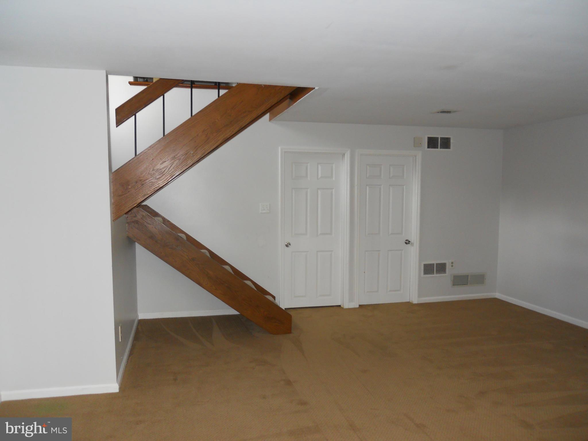 FLYING HILLS - Residential