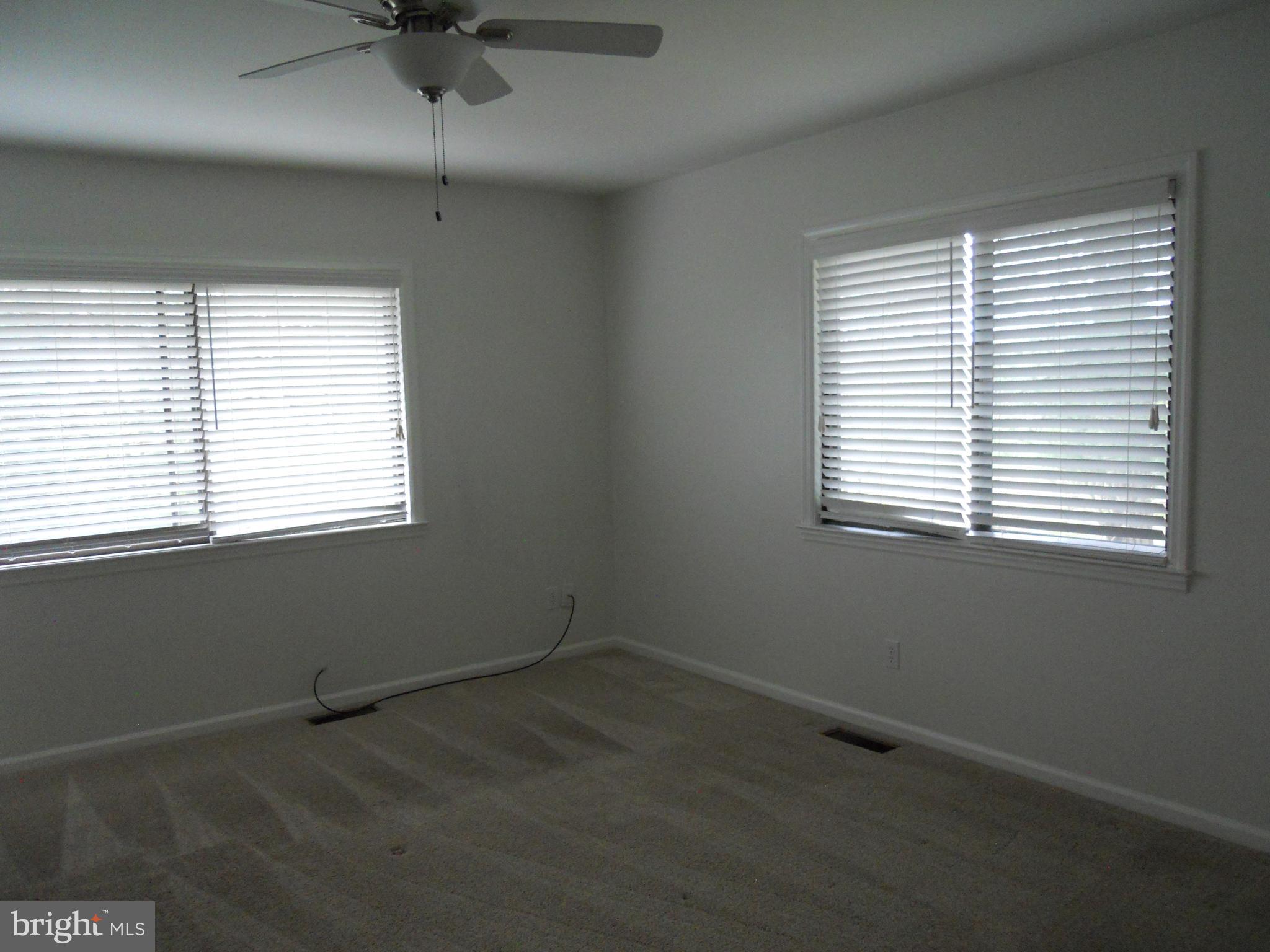 FLYING HILLS - Residential