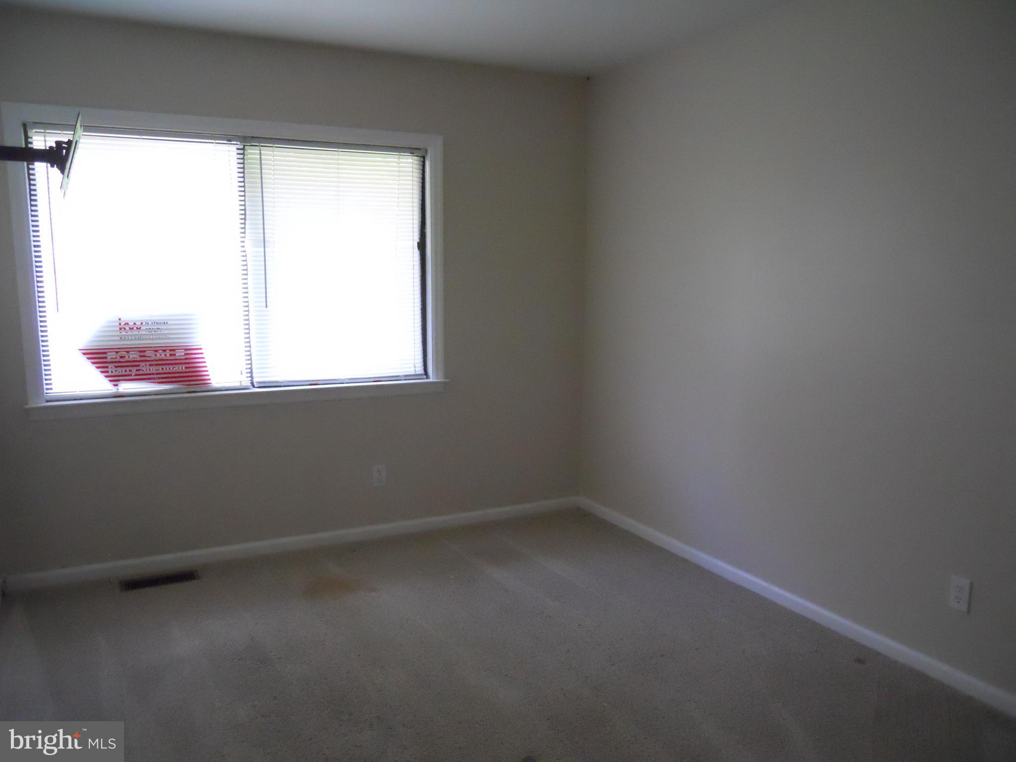 FLYING HILLS - Residential