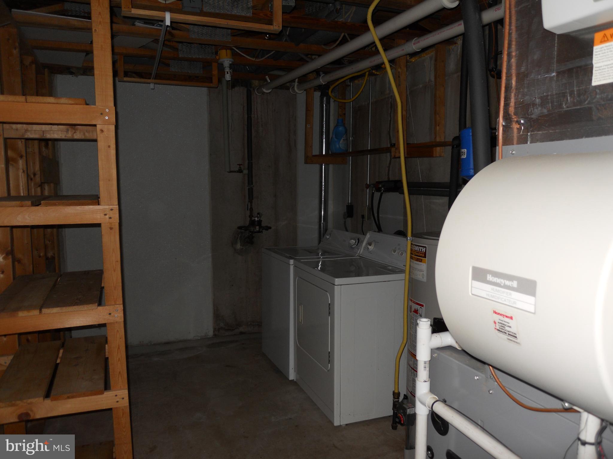 FLYING HILLS - Residential