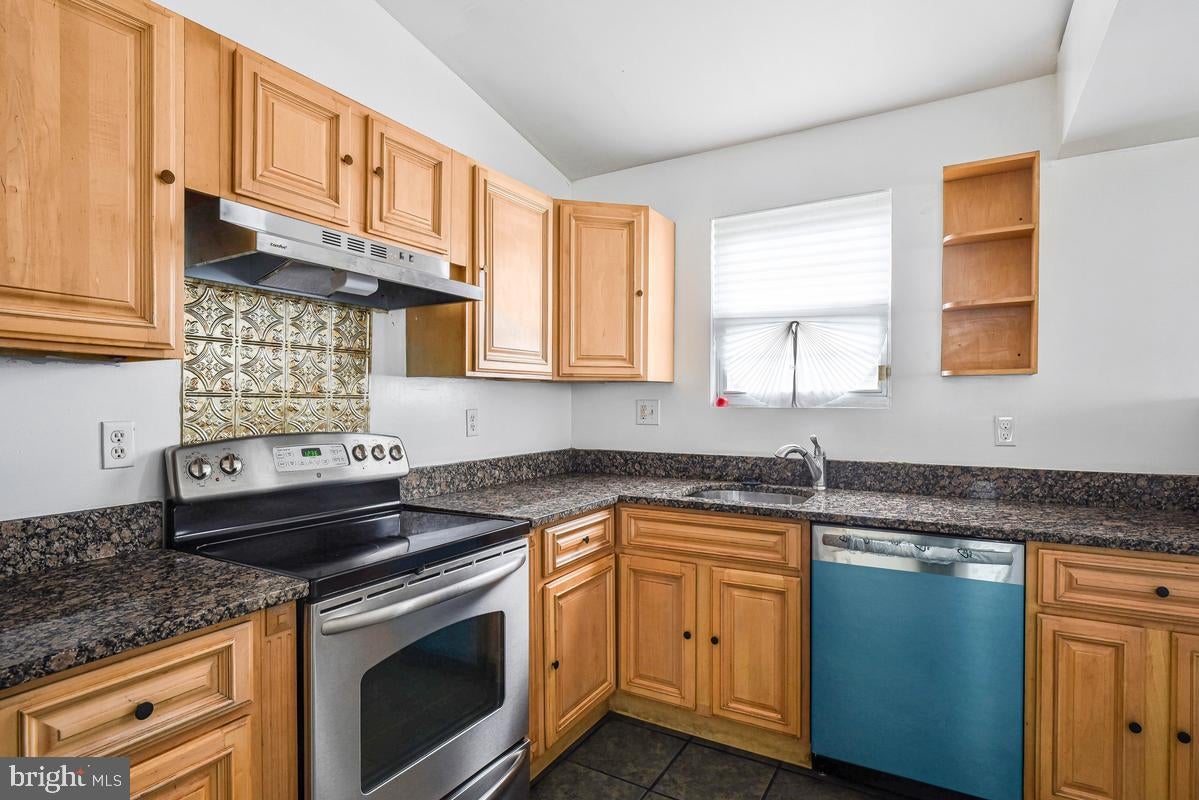 522 49TH STREET NE