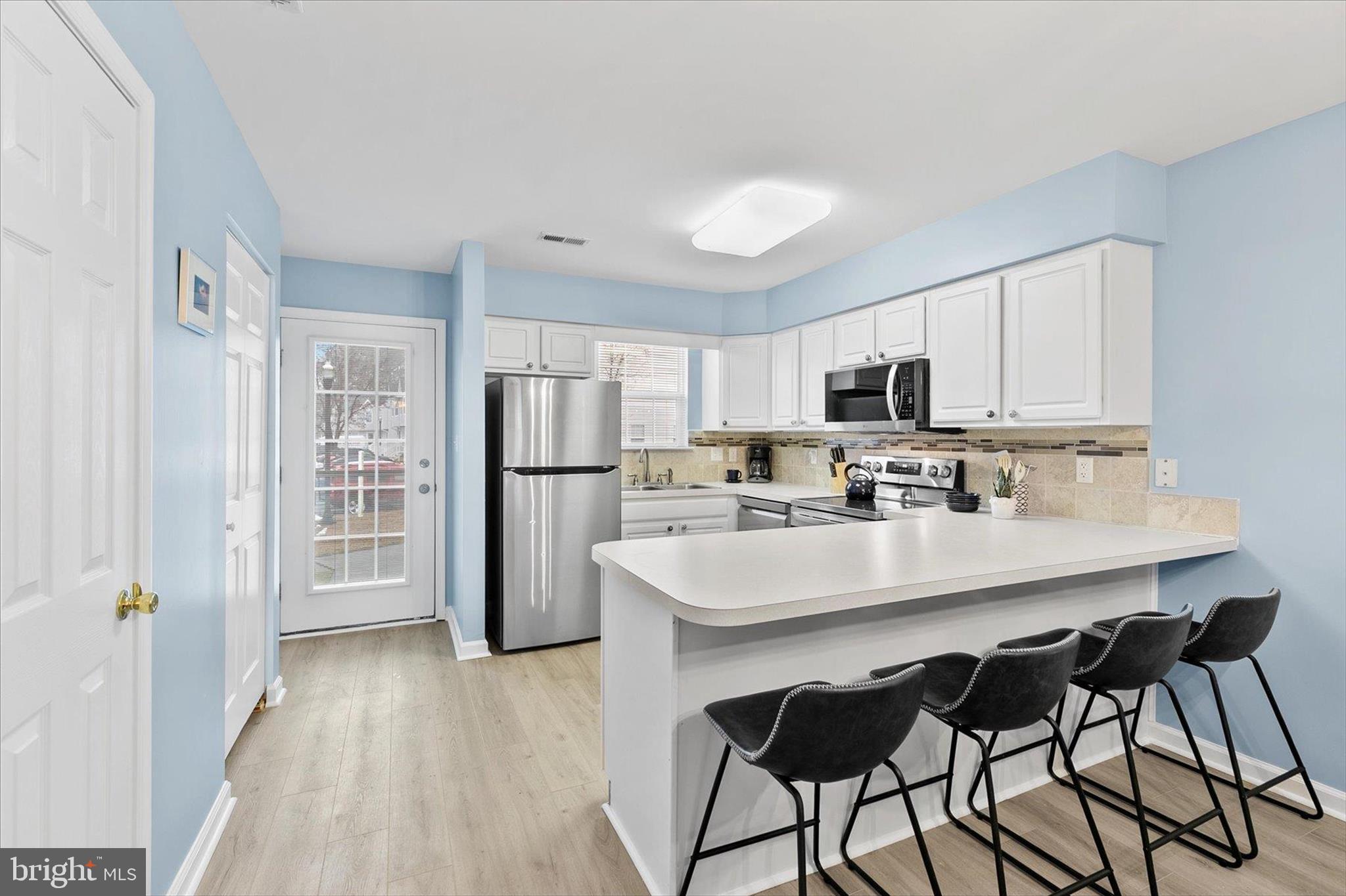 38172 BEACHWOOD COURT 12