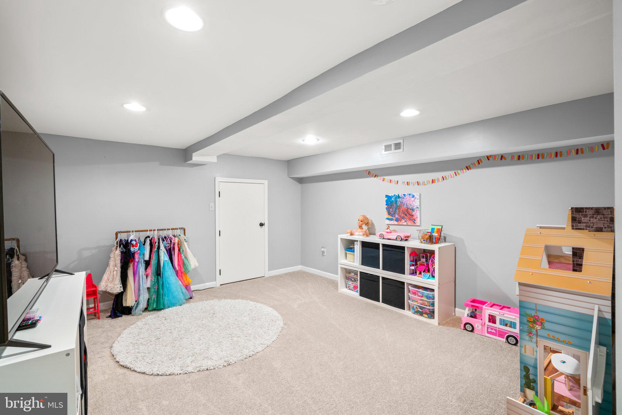 HAMPDEN HISTORIC DISTRICT - Residential