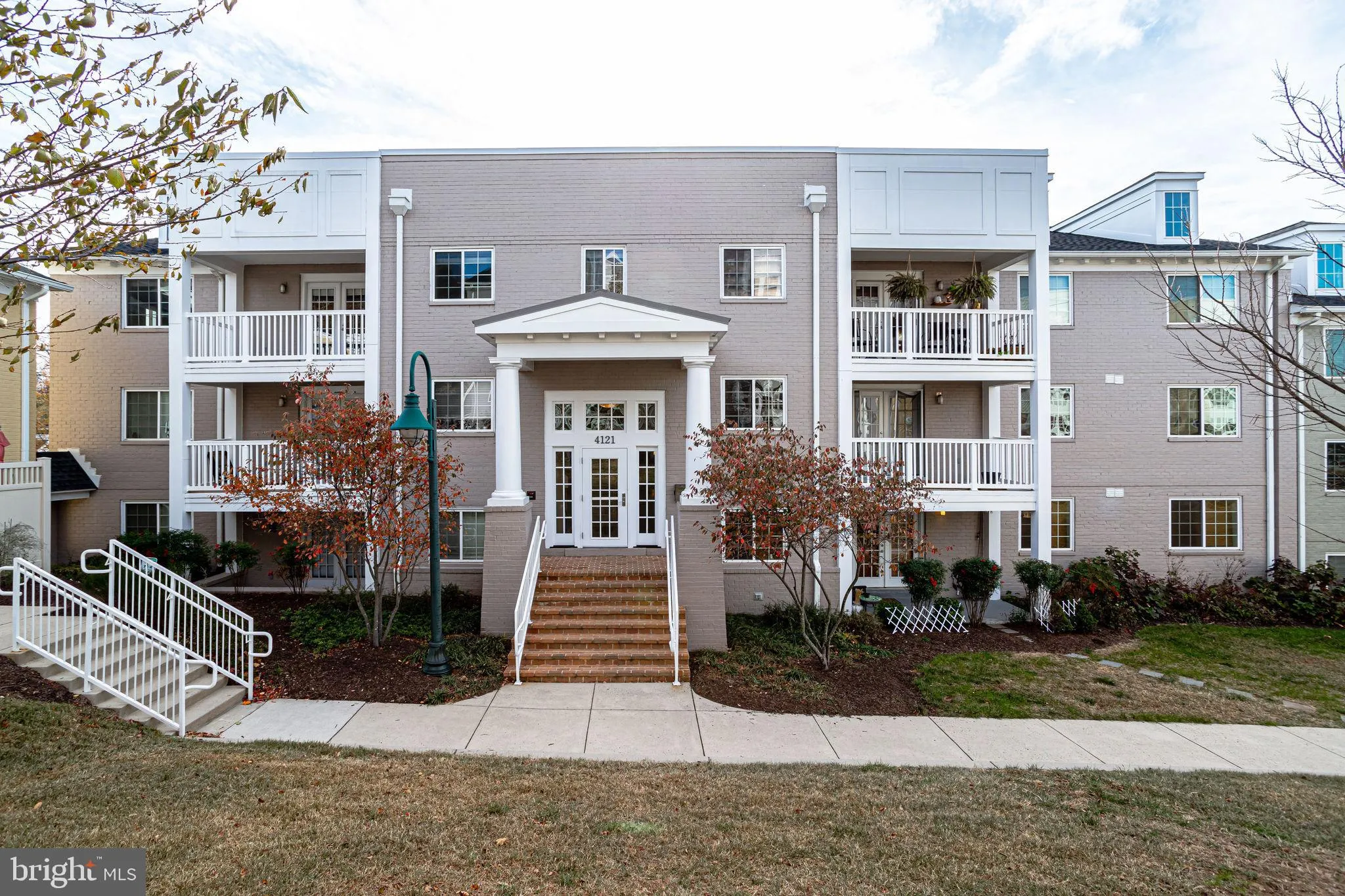 4121 S Four Mile Run Drive Unit 401, Arlington, VA 22204
