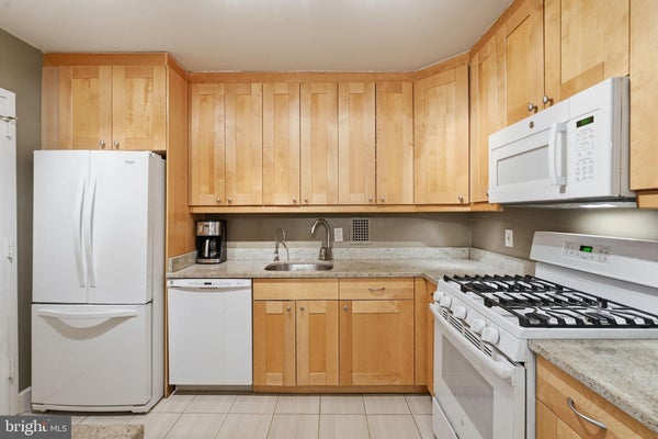 3001 VEAZEY TER NW APT 923, WASHINGTON, DC 20008 - Image f21bd347aa3ca58236b94cf1d736c7e5/916442387