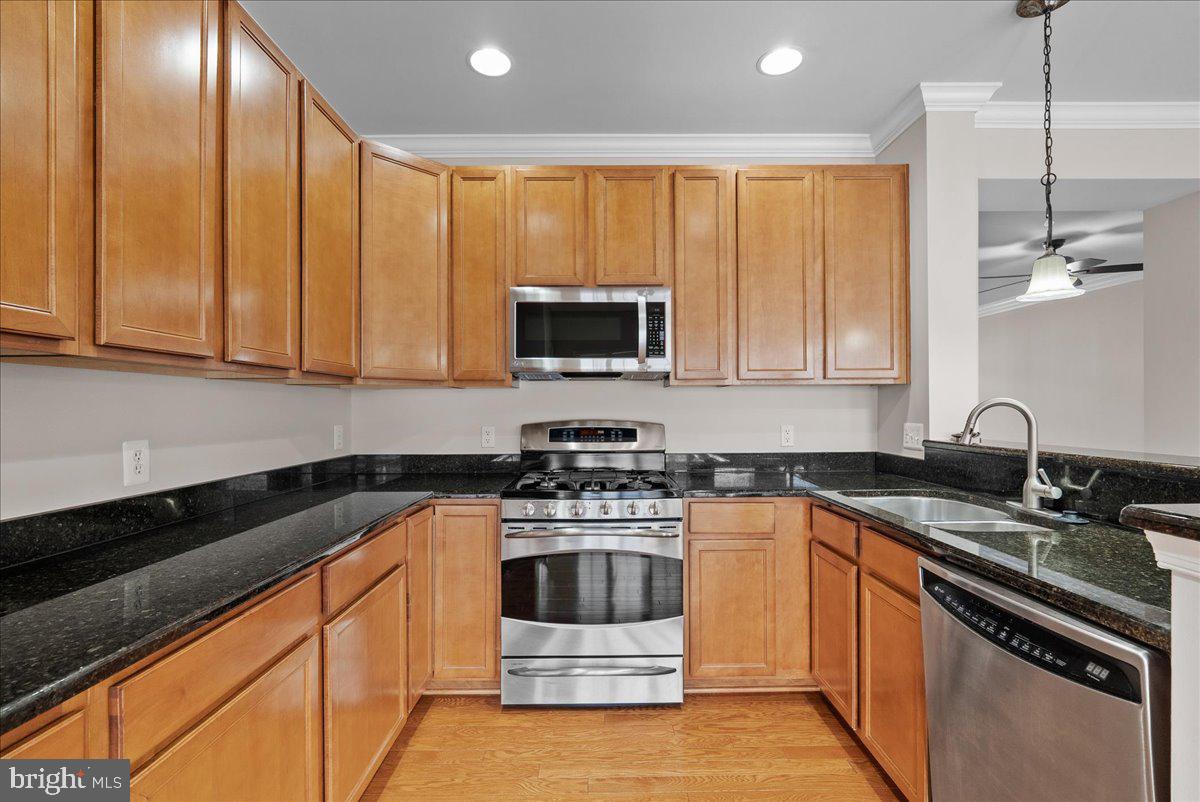 CENTREVILLE CROSSING - Residential