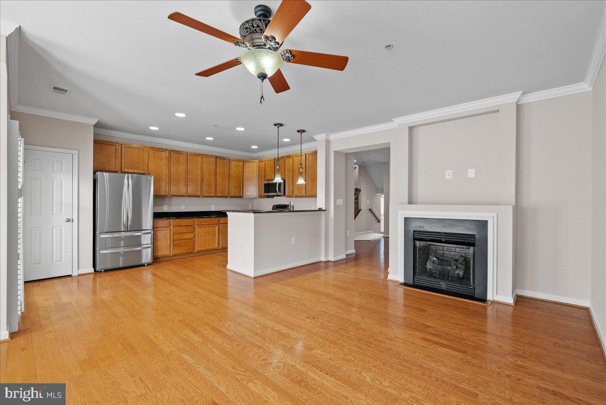 CENTREVILLE CROSSING - Residential