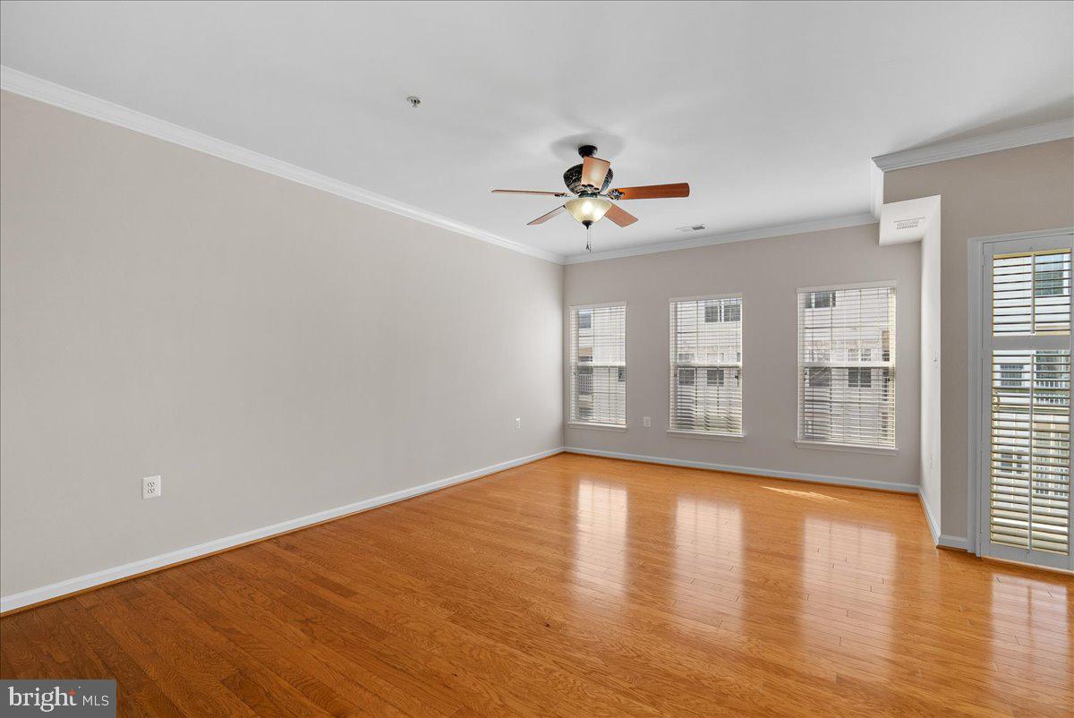 CENTREVILLE CROSSING - Residential