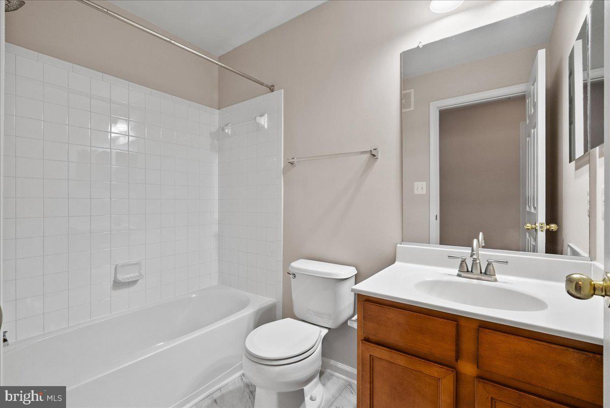 CENTREVILLE CROSSING - Residential