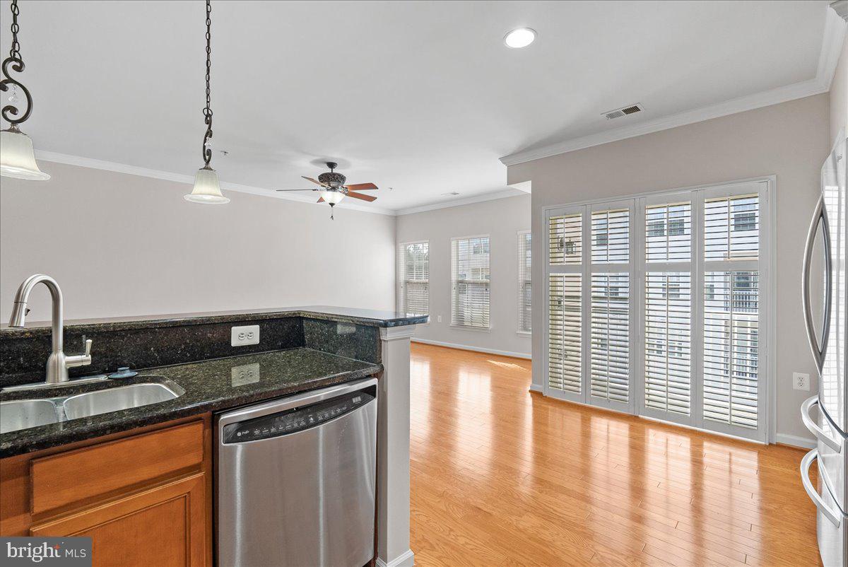 CENTREVILLE CROSSING - Residential