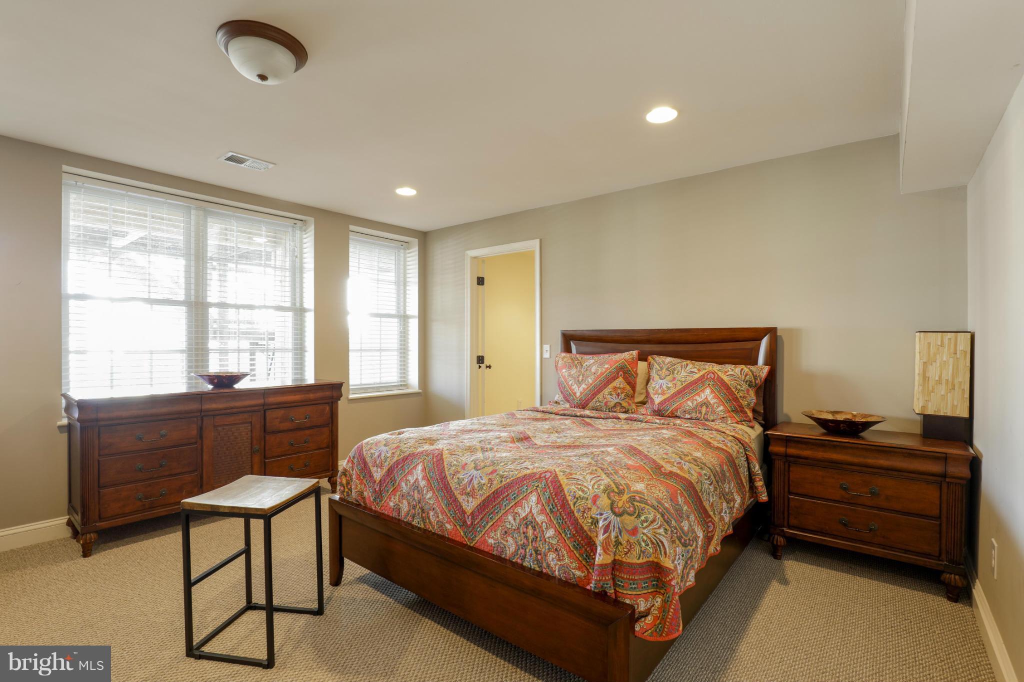 NEWPORT - Residential