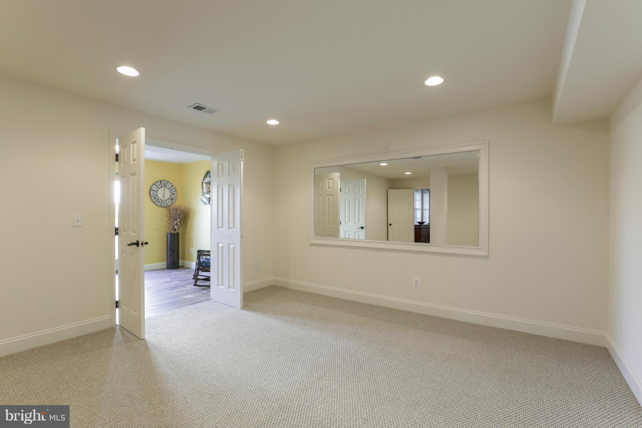 NEWPORT - Residential