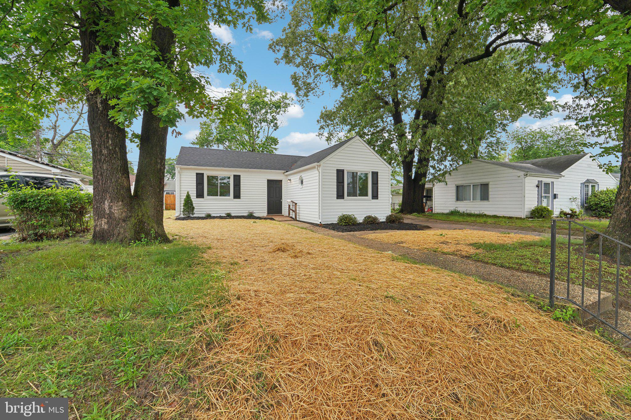 818 DALE ROAD