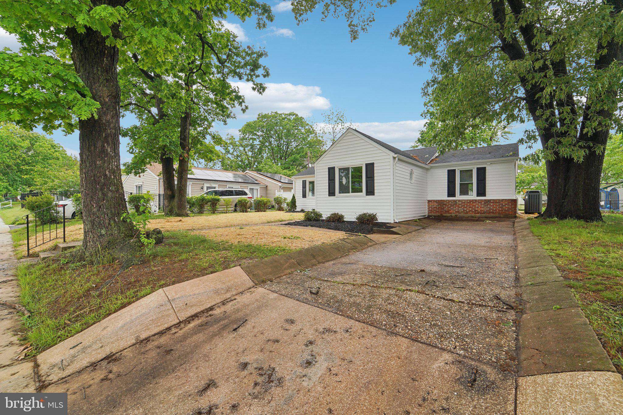 818 DALE ROAD
