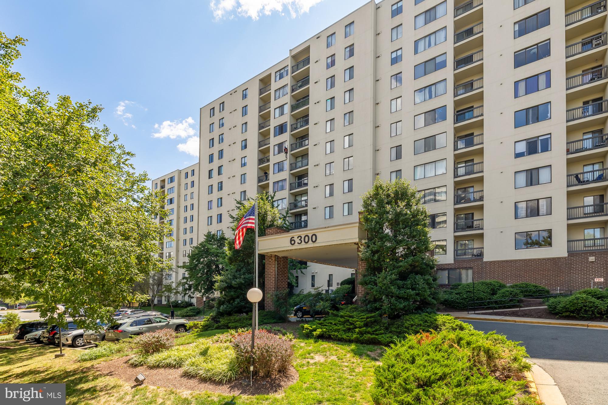 Welcome home to this beautifully updated 2-bedroom, 2-bathroom rental offering the perfect blend of style, comfort, and convenience. Located in a well-maintained community in sought-after Alexandria, this freshly painted unit is thoughtfully designed for relaxed living and effortless entertaining.
Step into an open-concept living space featuring a renovated kitchen with quartz countertops, sleek new appliances, and ample cabinetry—ideal for cooking, hosting, or simply enjoying a quiet night in. The spacious layout includes two generously sized bedrooms, each with access to its own full bathroom, making this an ideal home for roommates, guests, or a work-from-home setup.
Enjoy morning coffee or evening wine on your private balcony, which overlooks the serene rear of the building—offering added privacy and quietude. In-unit washer and dryer, two parking spaces, and plenty of closet space round out the practical comforts.
Residents of the building enjoy a robust list of amenities including a sparkling swimming pool, saunas, a tots lot, fitness center, party room and even an on-site convenience store for those last-minute essentials.
Tenant is responsible for electric and cable/internet.
Don’t miss the opportunity to live in a location that’s as connected as it is peaceful—with quick access to I-395, I-495, Old Town, Alexandria and DC.