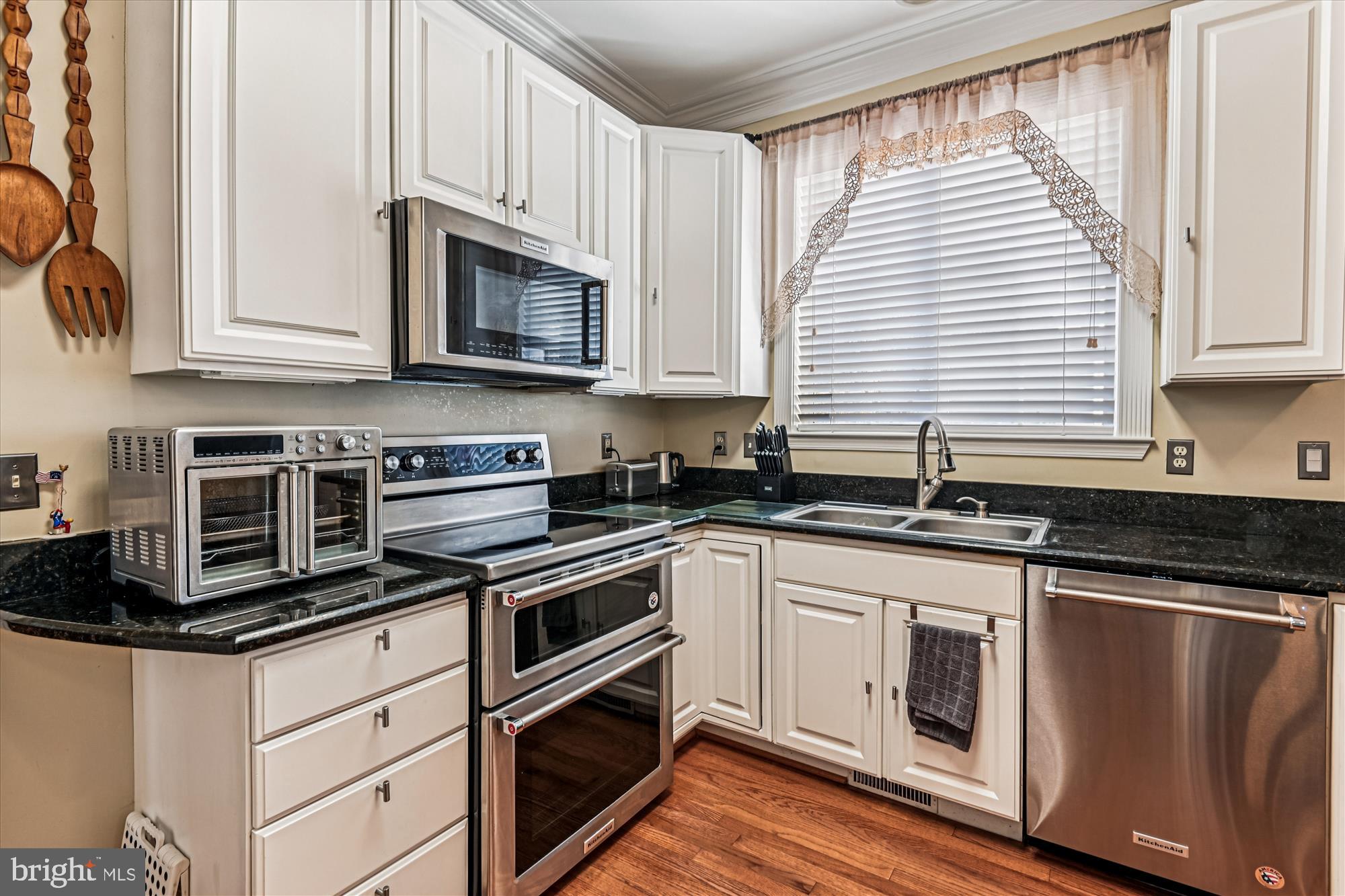 910 WAGNER FARM COURT