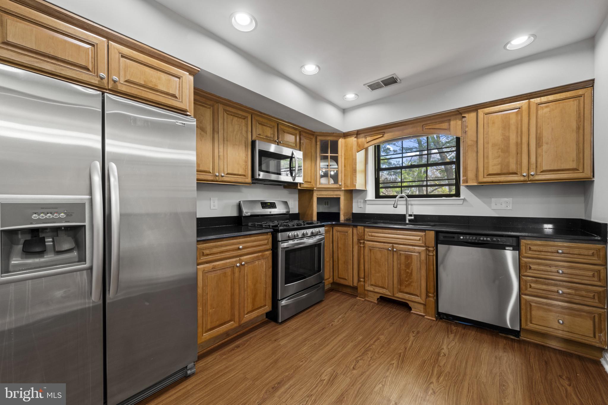 DULANEY TOWERS - Residential