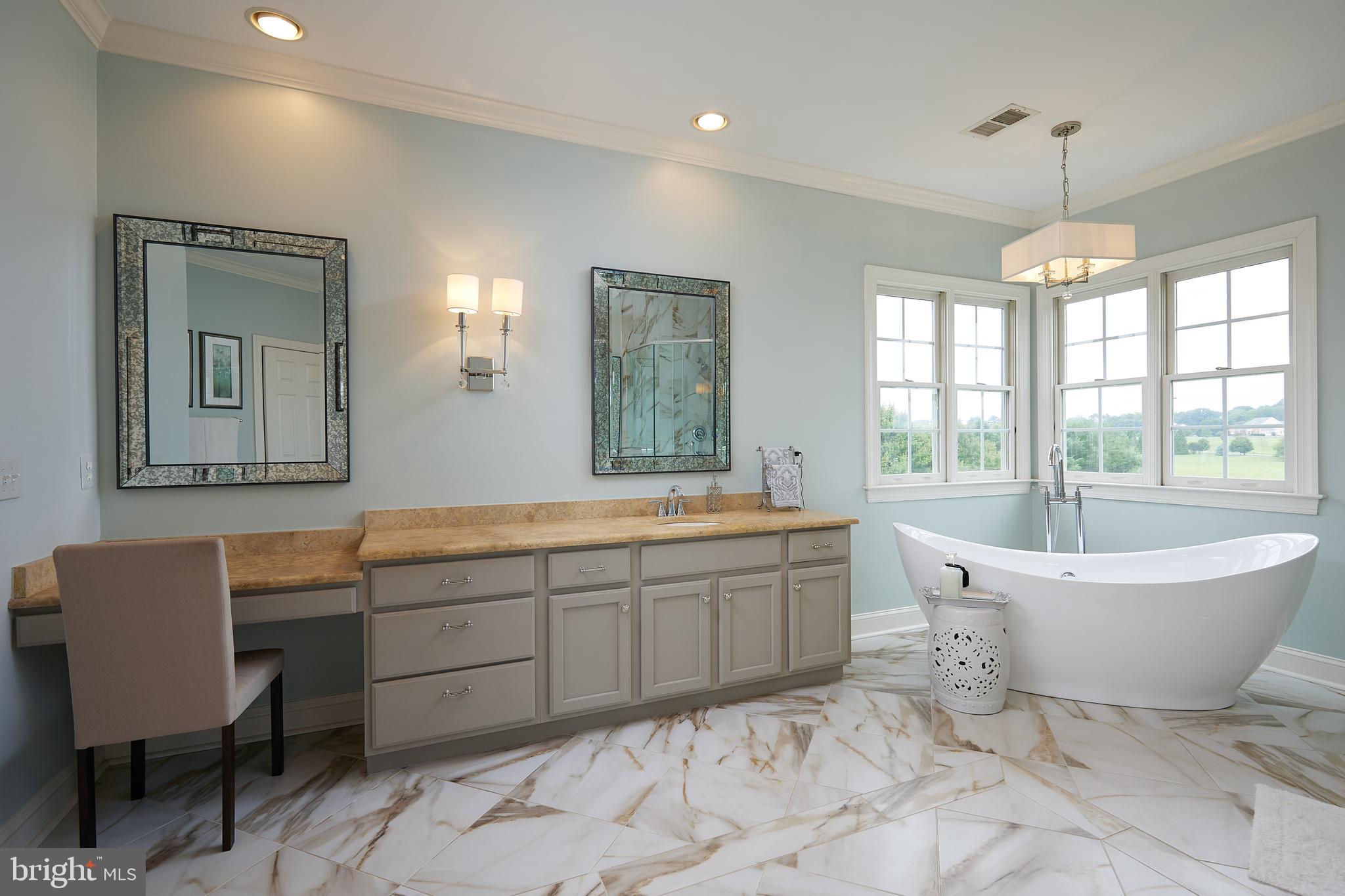 GOLF ESTATES - Residential