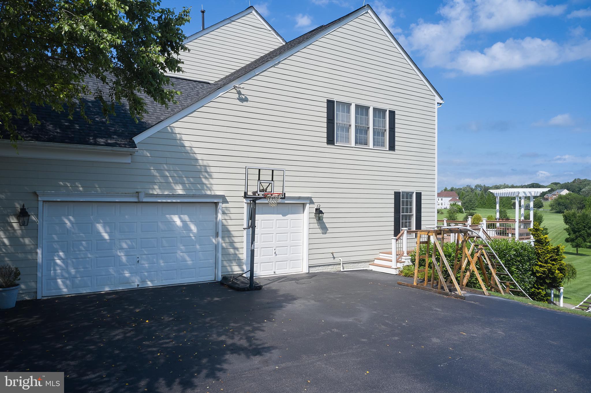 GOLF ESTATES - Residential