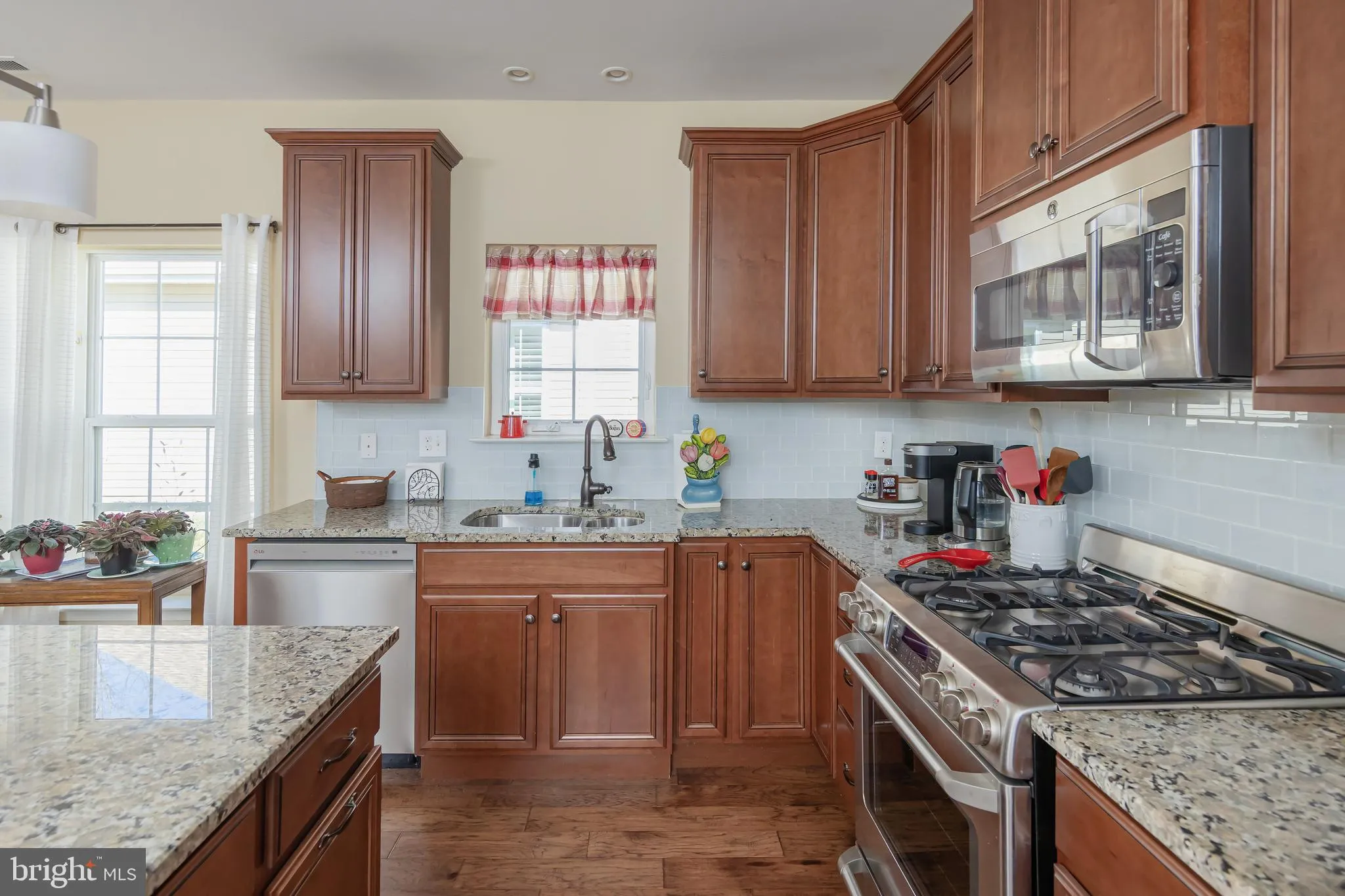 Glassboro, New Jersey 08028, United States, 3 Bedrooms Bedrooms, ,2 BathroomsBathrooms,Residential,Active,89979