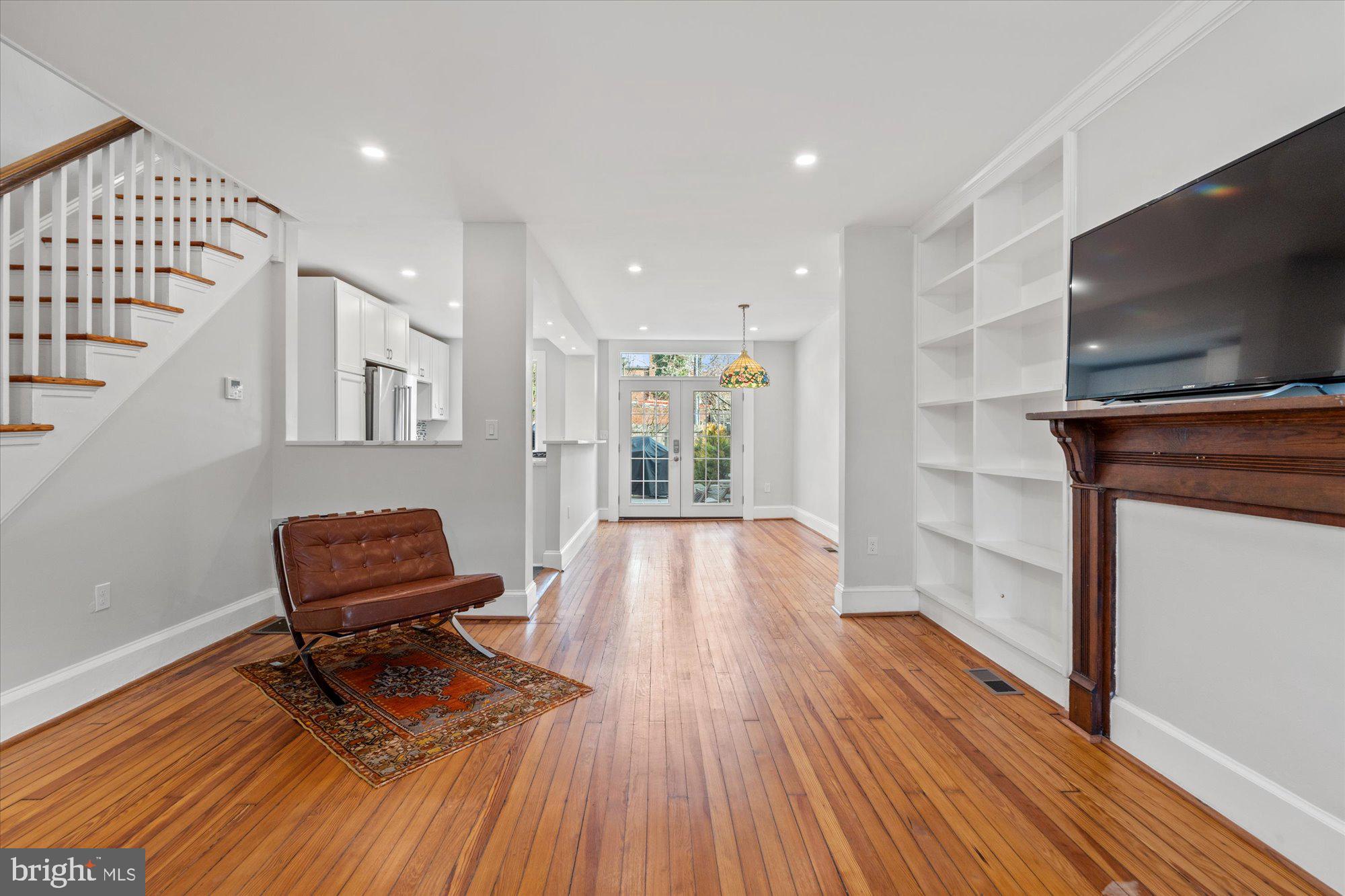 OLD TOWN - Residential Lease