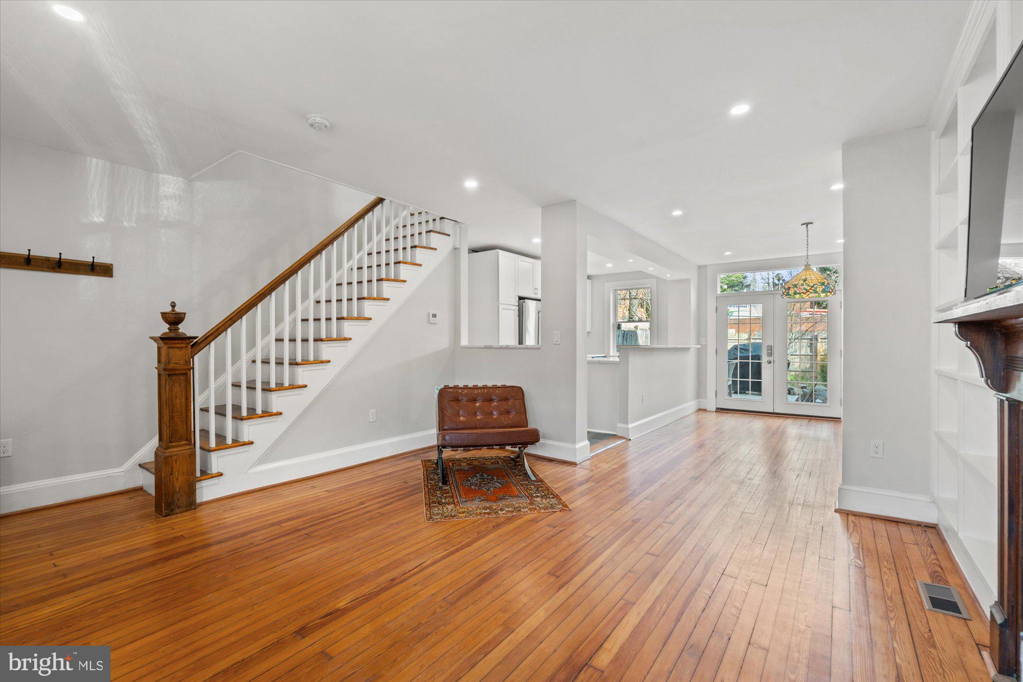 OLD TOWN - Residential Lease