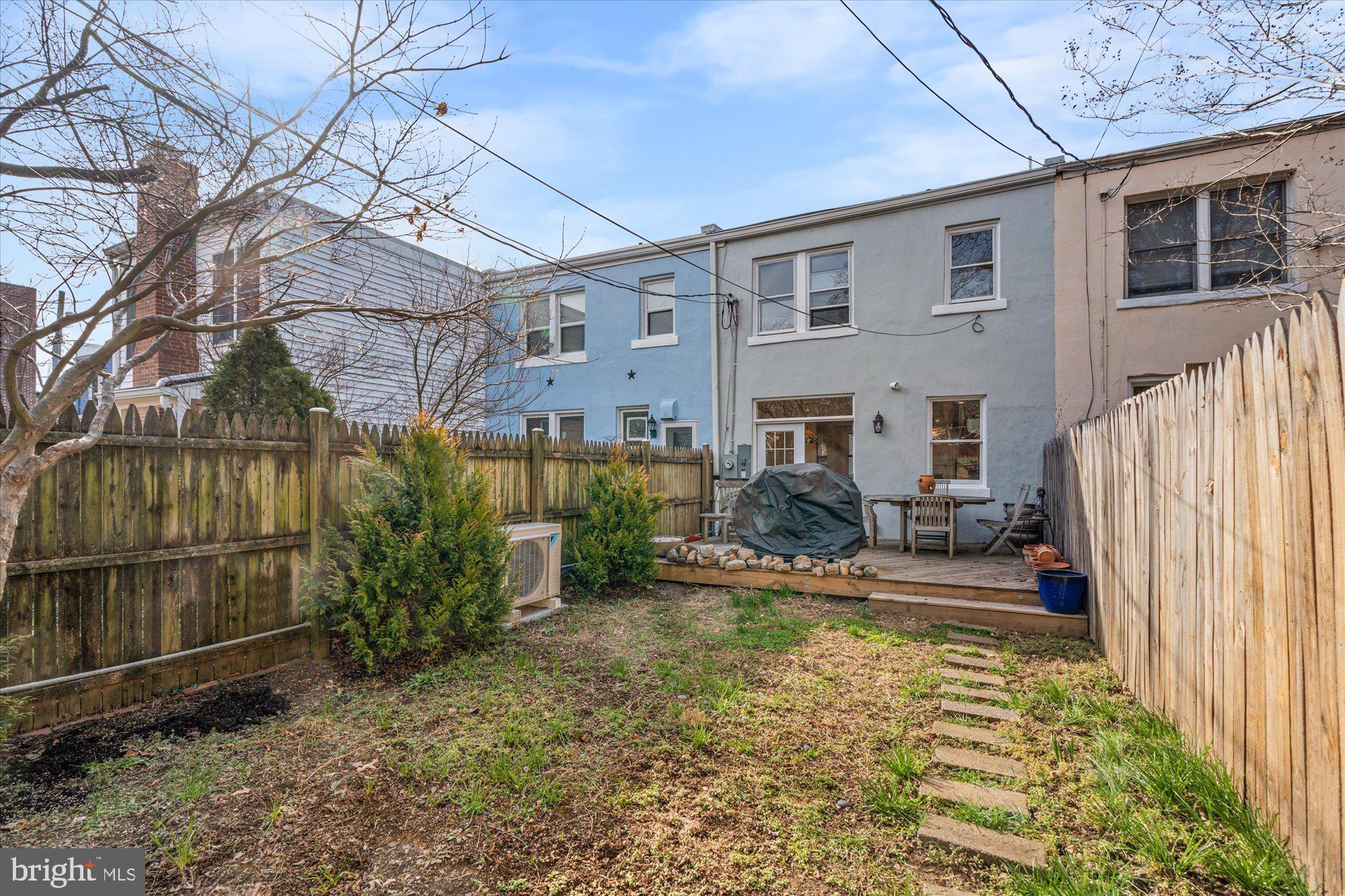 OLD TOWN - Residential Lease