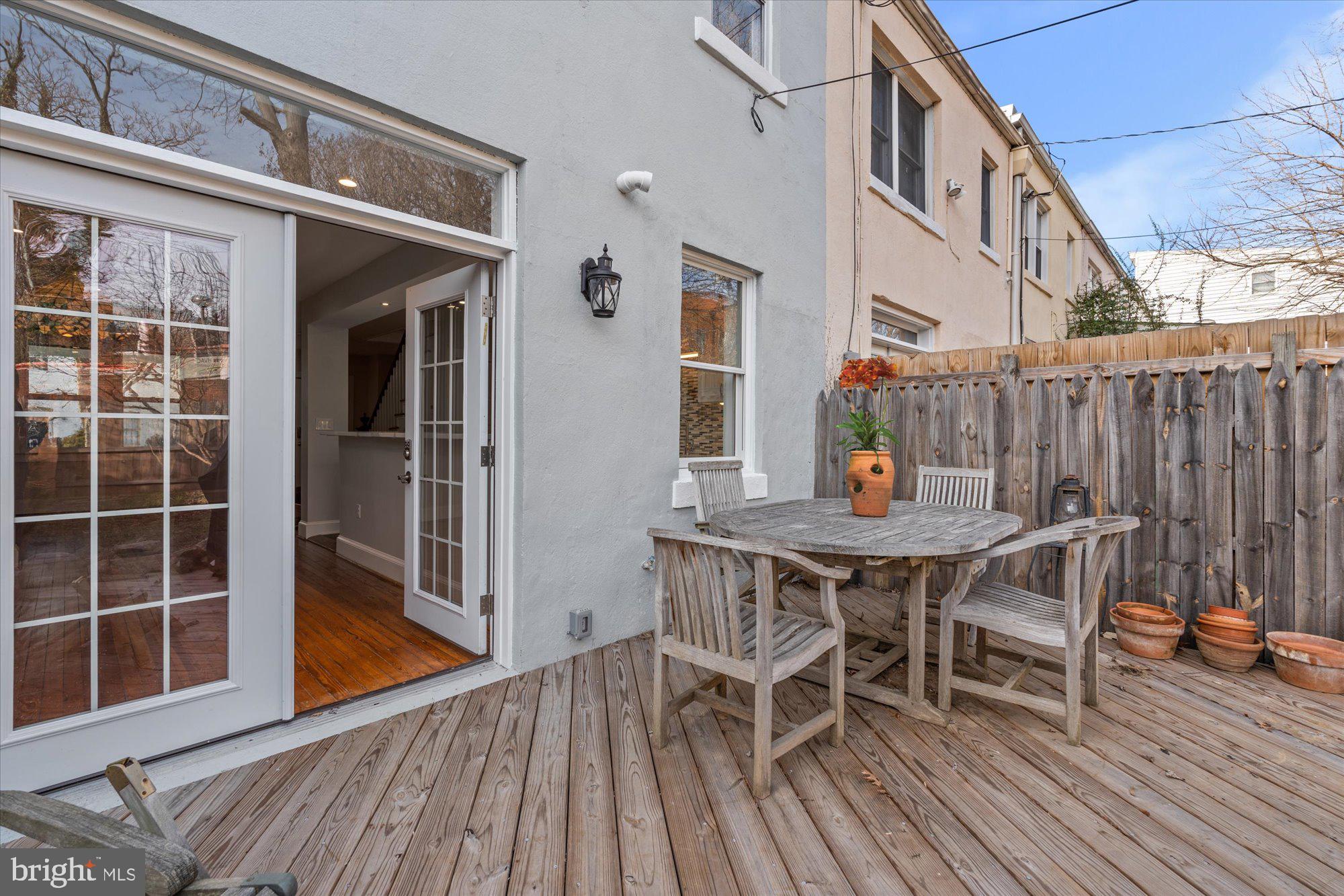 OLD TOWN - Residential Lease