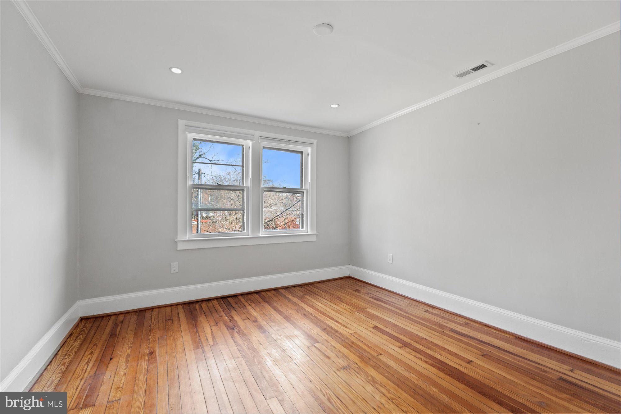 OLD TOWN - Residential Lease