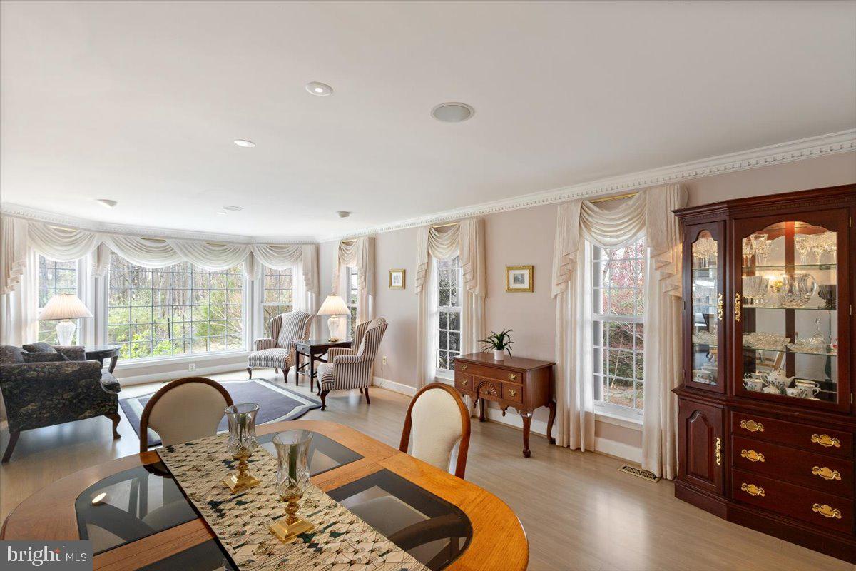 FOXVALE - Residential