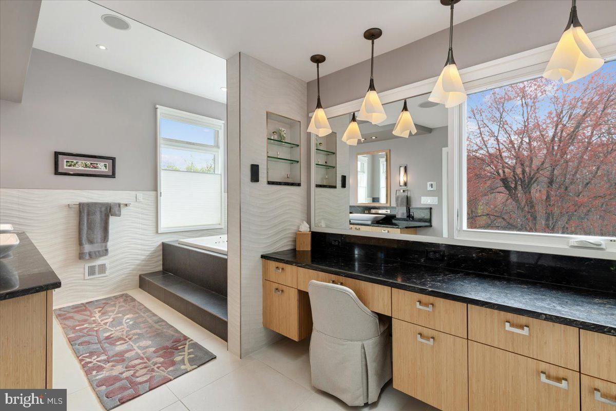 FOXVALE - Residential