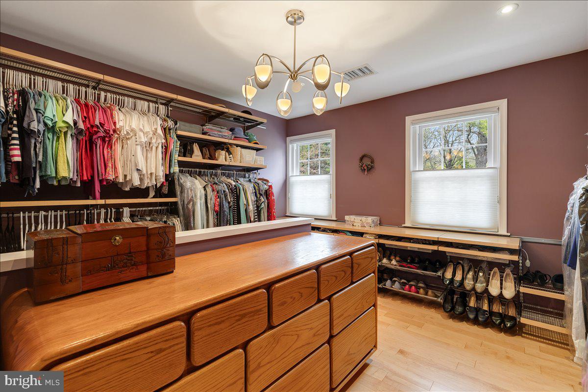 FOXVALE - Residential