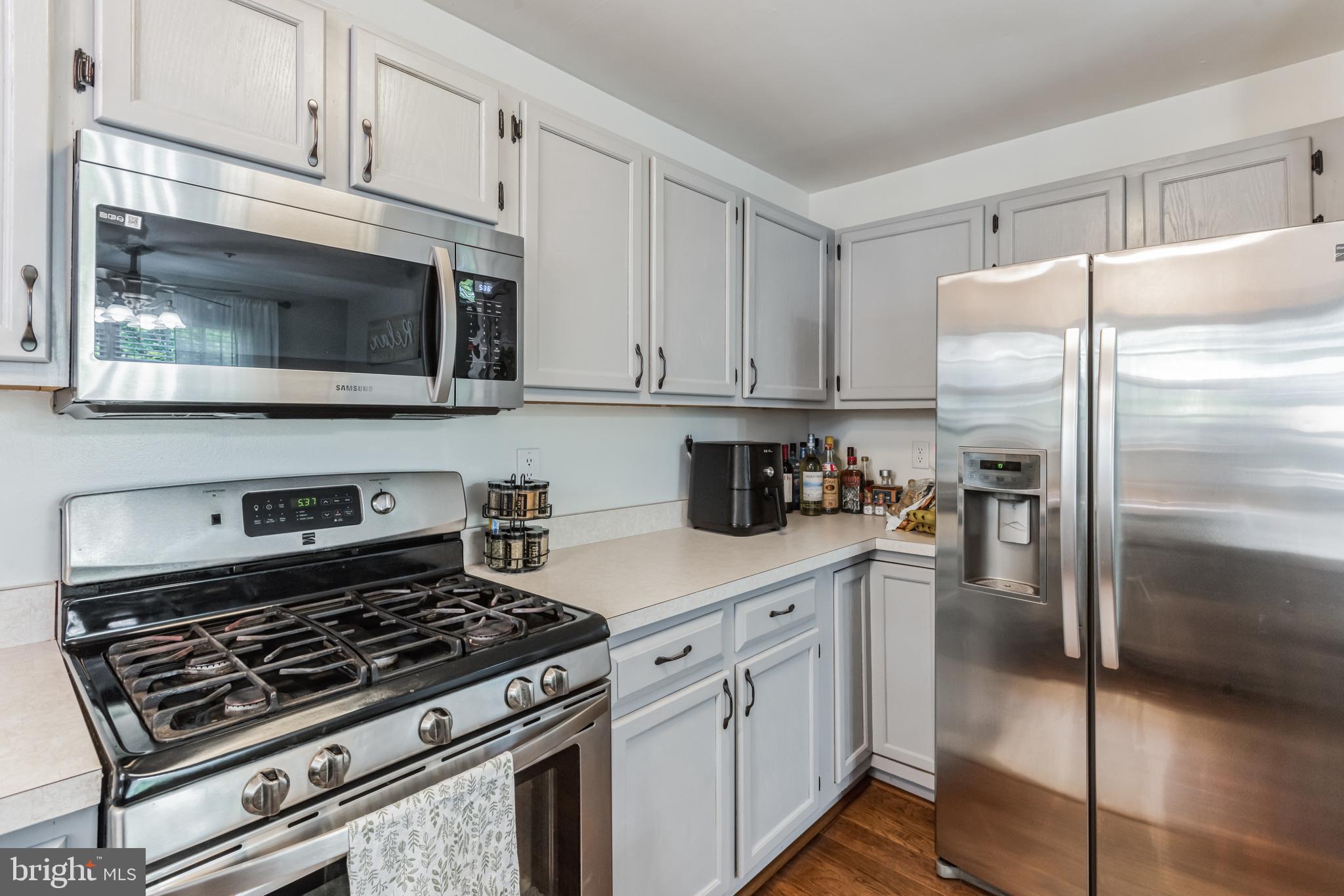 CONSTANT FRIENDSHIP - Residential