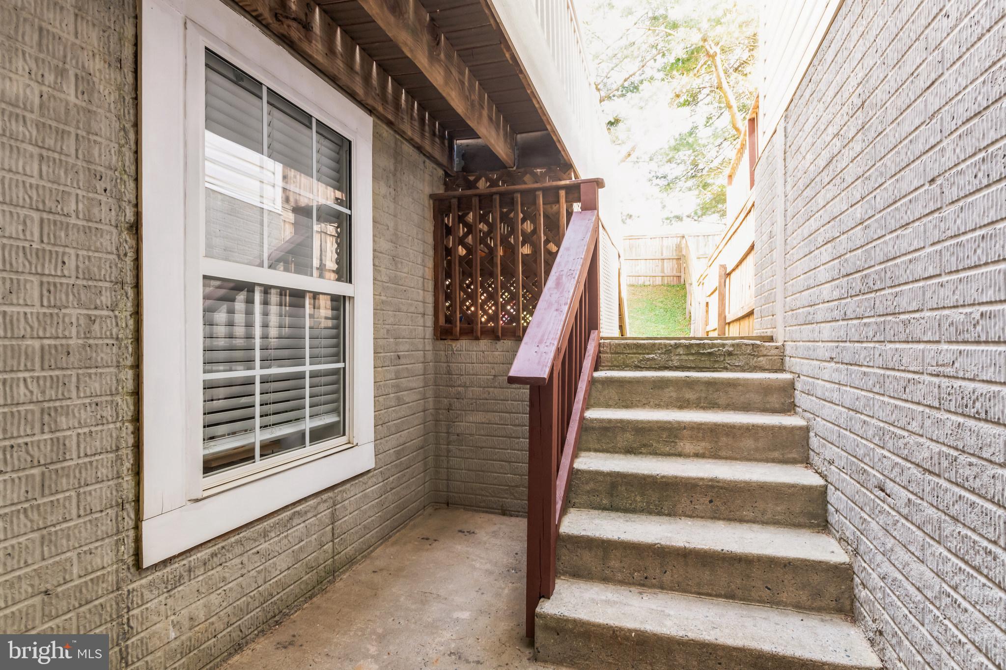 CONSTANT FRIENDSHIP - Residential