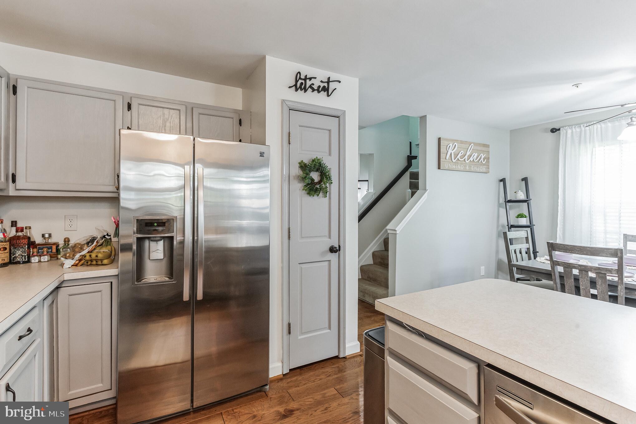 CONSTANT FRIENDSHIP - Residential