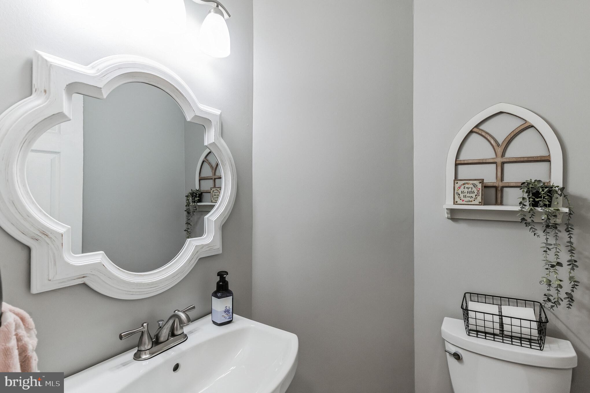 CONSTANT FRIENDSHIP - Residential