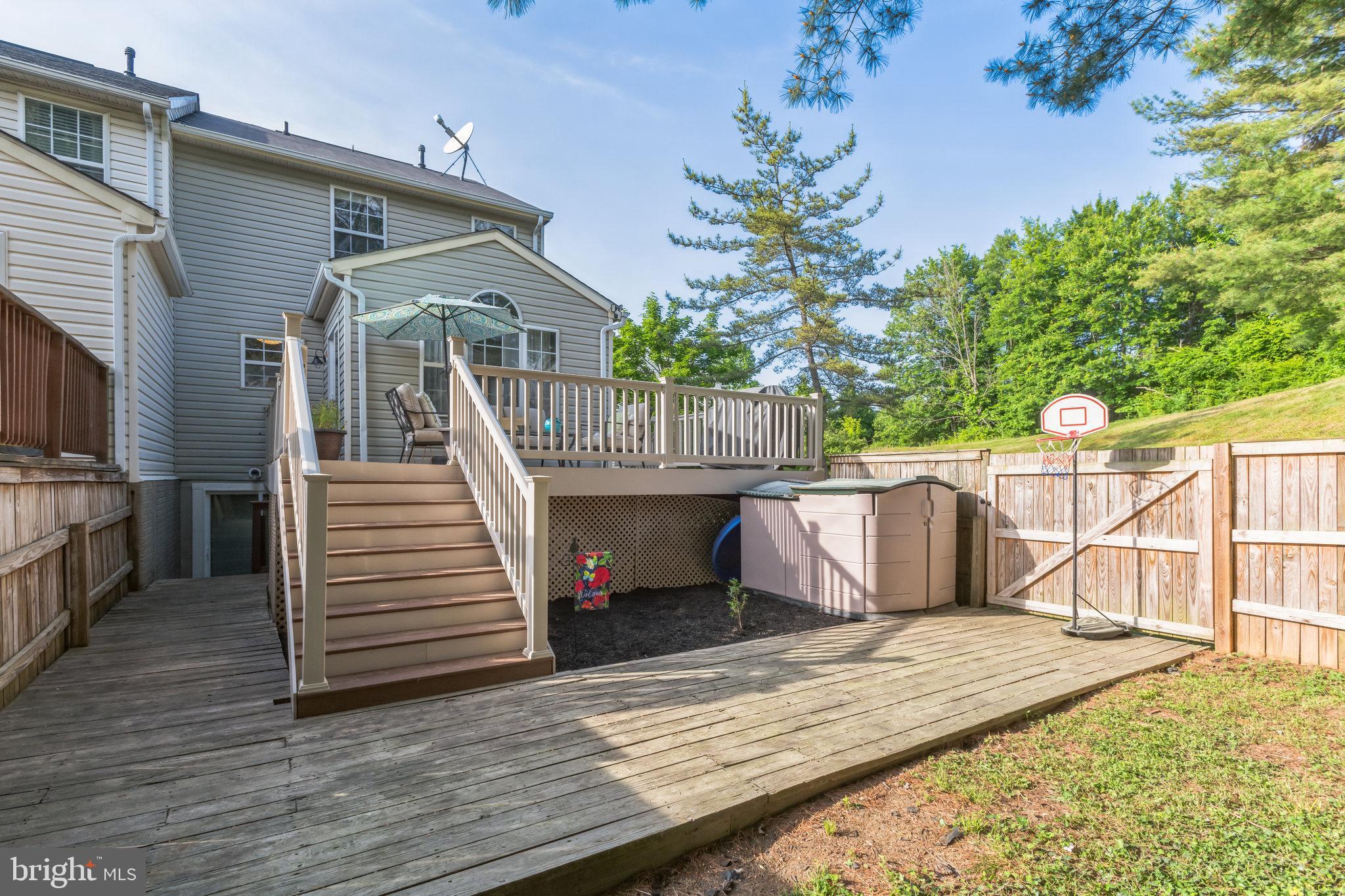 CONSTANT FRIENDSHIP - Residential