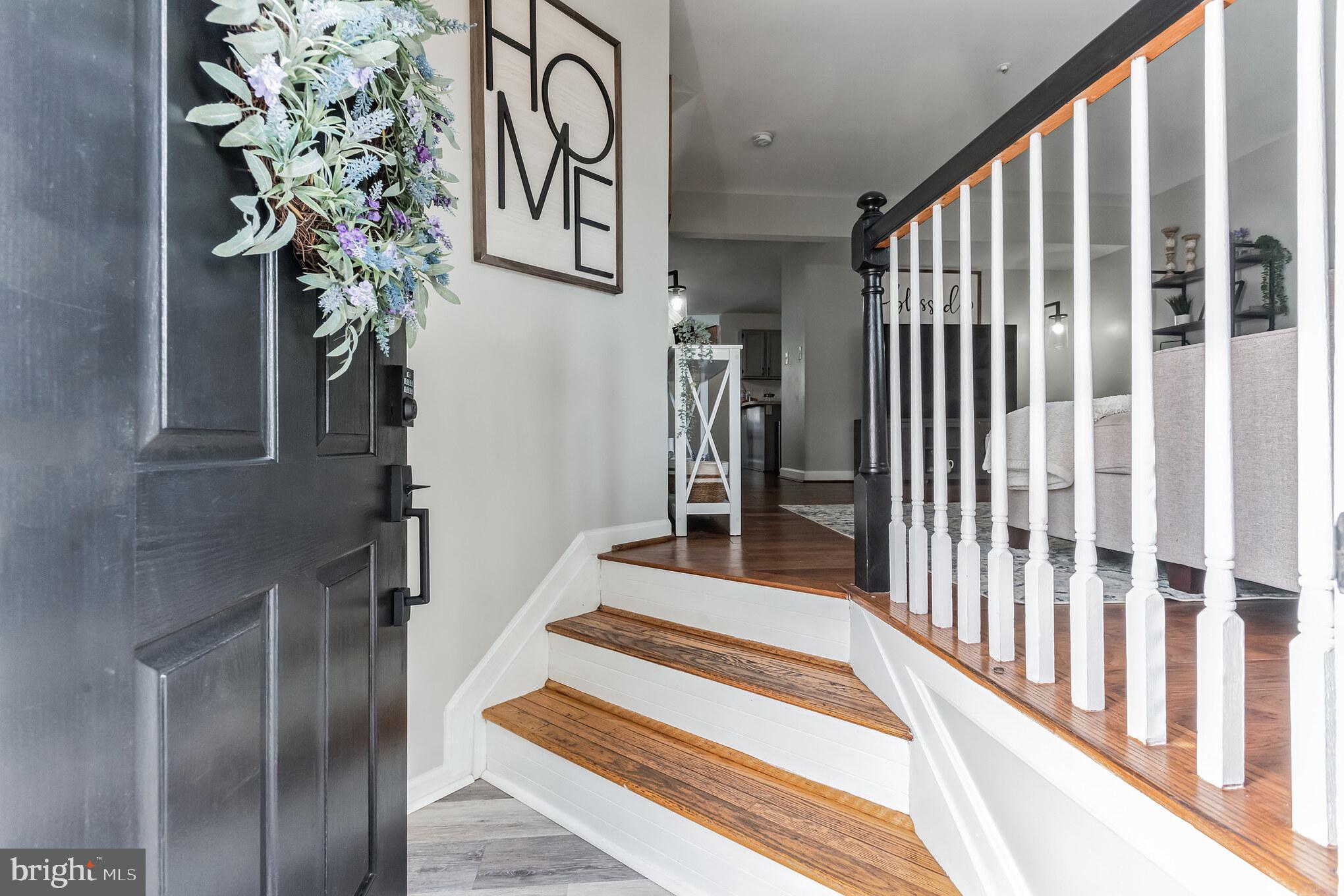 CONSTANT FRIENDSHIP - Residential