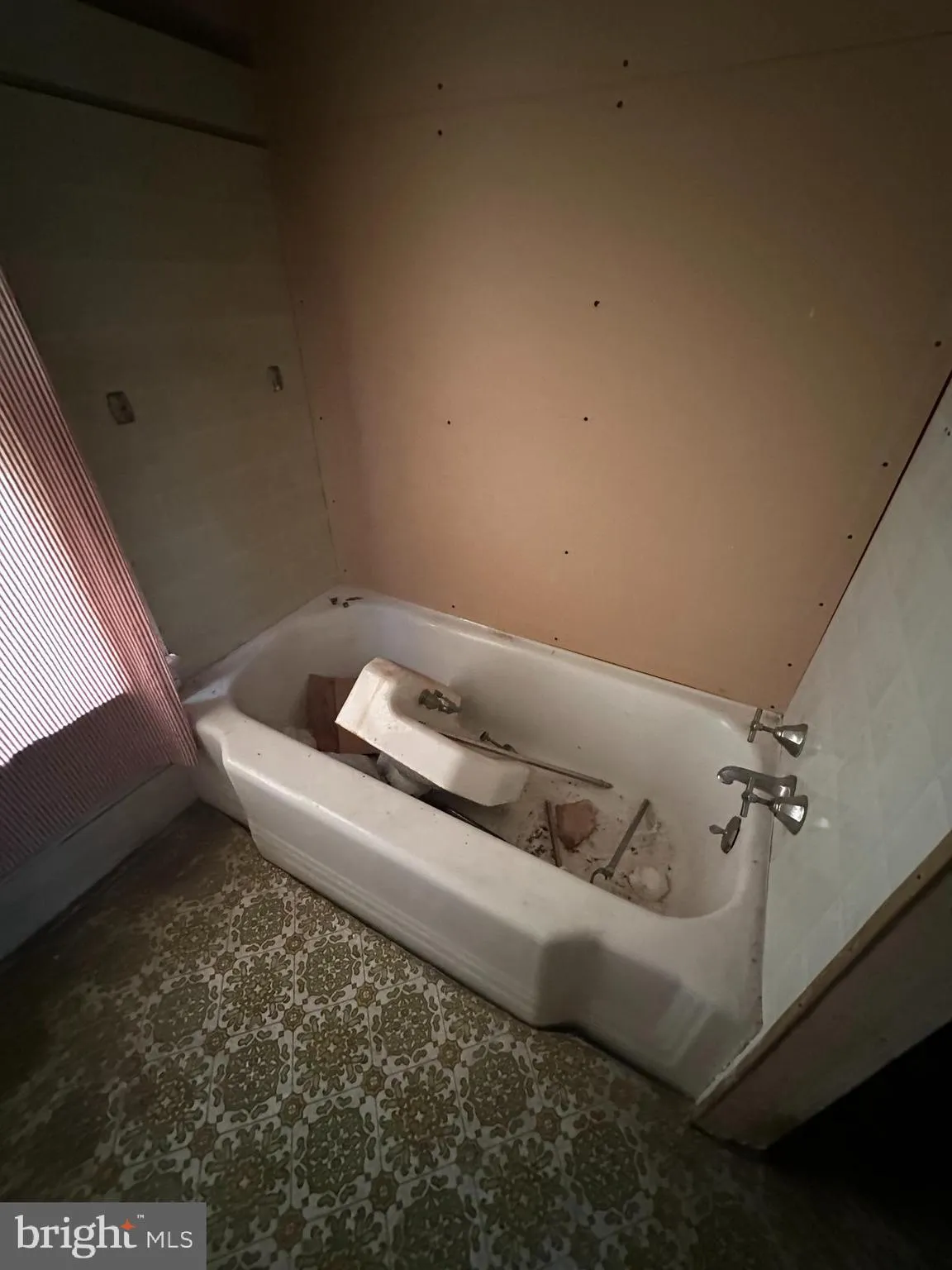 Selbyville, Delaware 19975, United States, 2 Bedrooms Bedrooms, ,1 BathroomBathrooms,Residential,Pending,120195