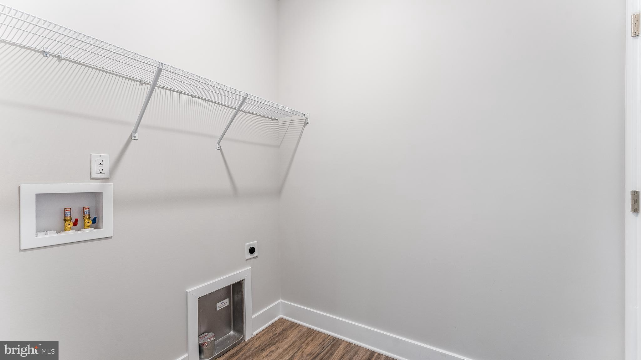 ROCKLAND CREEK ESTATES - Residential