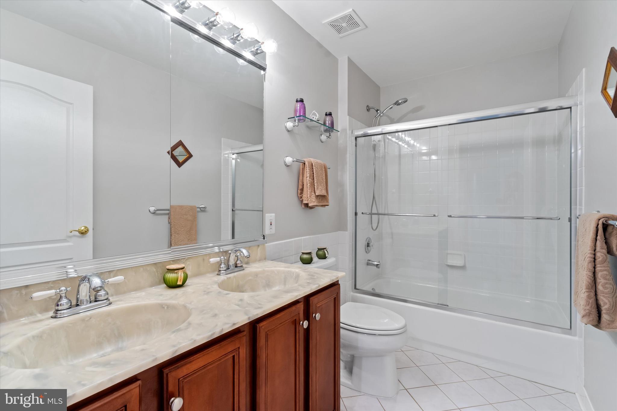 RIDGEGATE WOODS - Residential